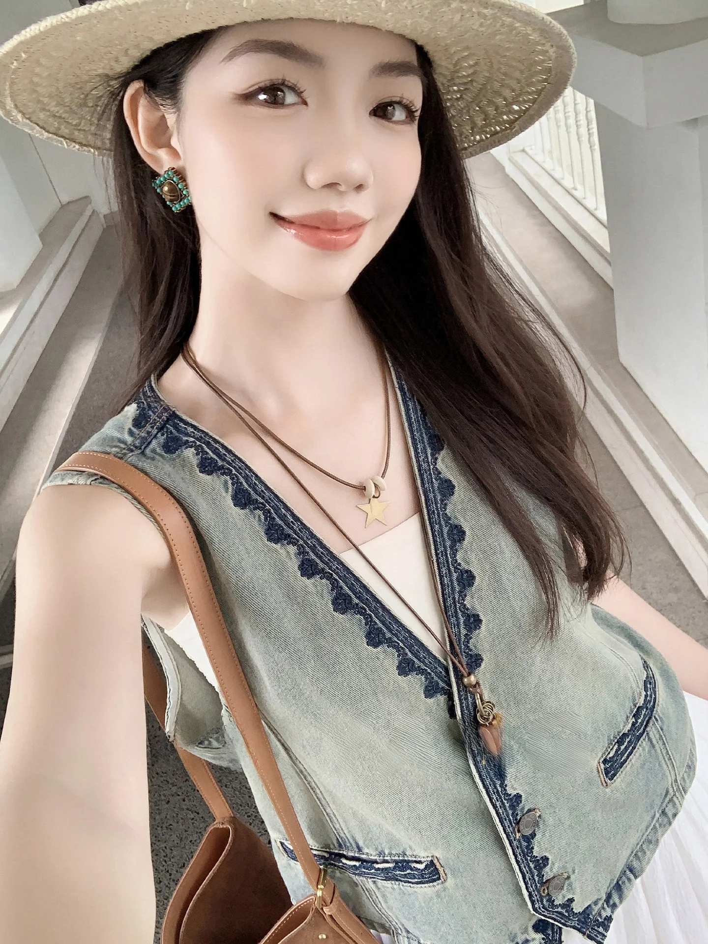 

Майка Meiyang Gypsy Cowboy с вышивкой, V-образным вырезом, из смесового хлопка и лиоцелла, универсальная, укороченная, стандартного кроя.