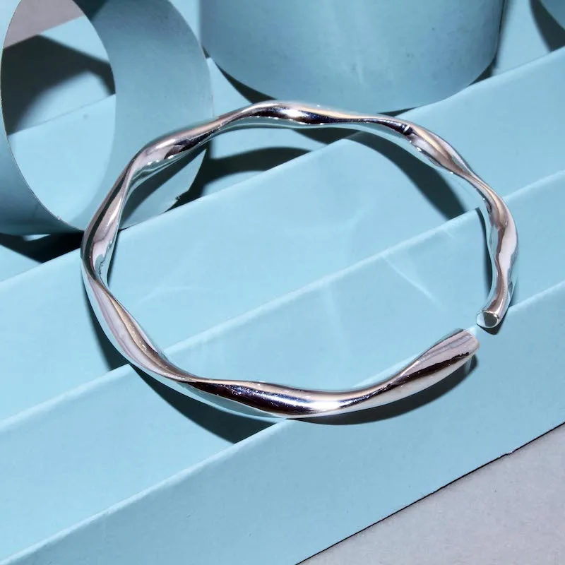 

Trendy sterling silver bracelets, August Ferdinand Möbius, haute couture, small, luxurious, simple, stylish, ladies' rings, jewe