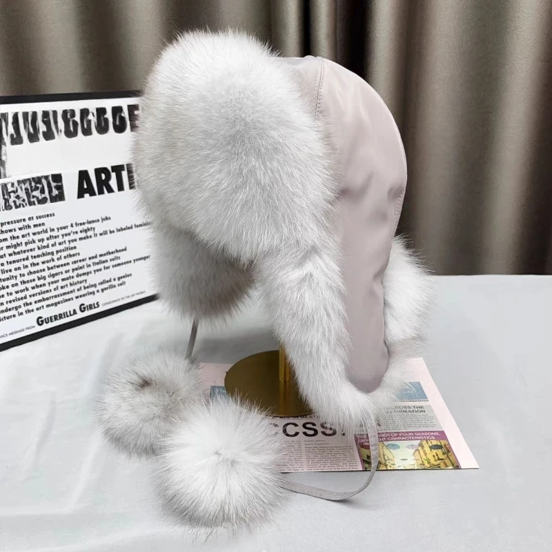 Damen Winter Kunstfuchs-Pelz Trapper-Mütze, Warme Plüsch-Weiche Flauschige Uschanka mit Ohrenschützern für Kaltes Wetter im Freien – Detail 4