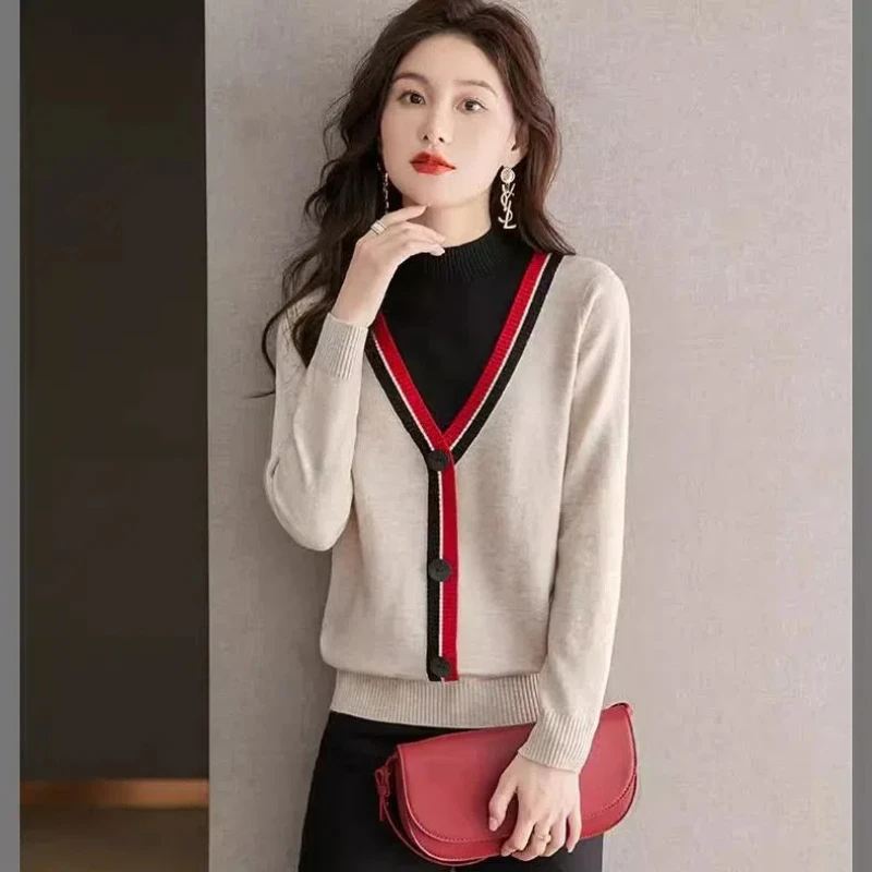 Half High Neck Fake Two-piece Sweater with Contrasting Colors Women's New Slim Fit and Stylish Versatile Knitted Base Sweater