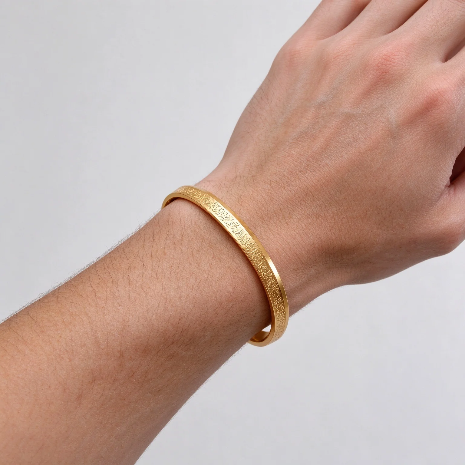 Vintage Exquisite Carved Open Bracelet, Stainless Steel Textured Engraved Pattern Adjustable Bracelet, Women's Style, Multiple Colors Available, Fashionable Wrist Accessory, Casual Daily Wear, Birthday Anniversary Gift