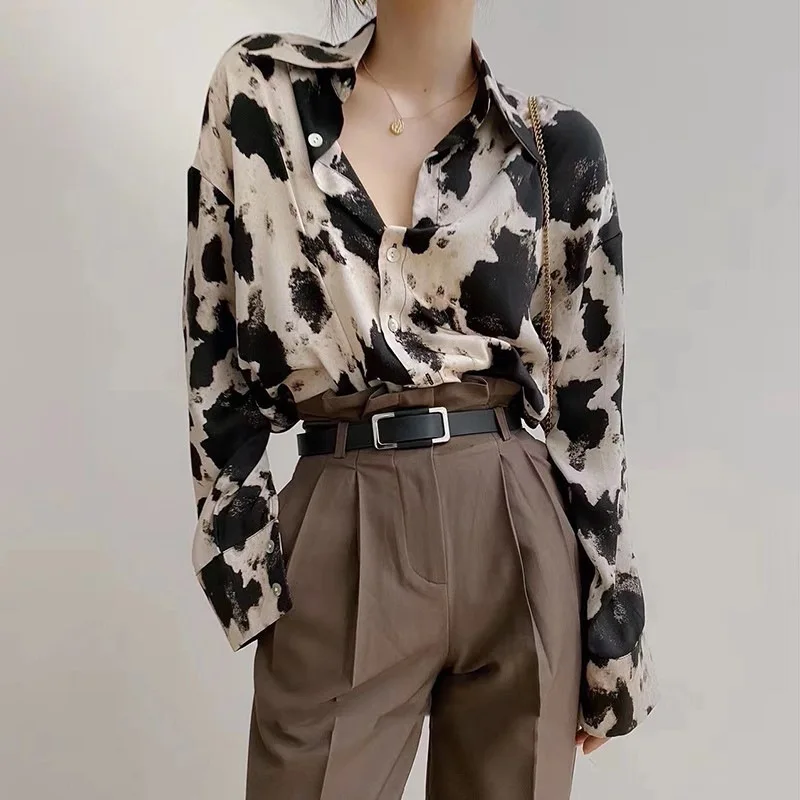 

Women's Chiffon Blouse with Buttons Long Sleeves and Cow Print Women Shirt Camisas E Blusas Ladies Tops Femininas Vintage Shirts