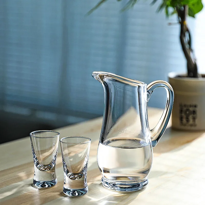 

High-grade glass handmade Baijiu wine dispenser, cut mouth wine dispenser, male cup Baijiu decanter