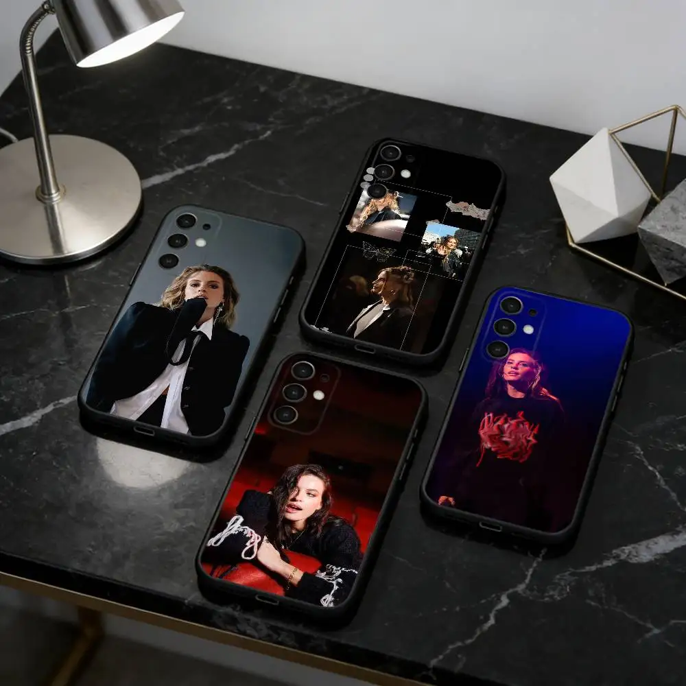 

Singer F-Fletcher Phone Case For Samsung S25,24,23,22,30,21,10,9,Ultra,Plus,FE 5G Black Soft Case