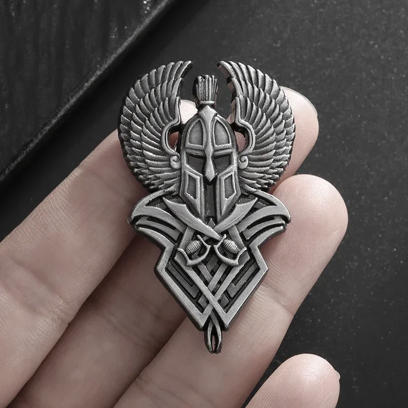 Retro Punk Spartan Warrior Helmet Angel Wings Double Sword Metal Brooch Men's Personalized Cool Pin Accessories