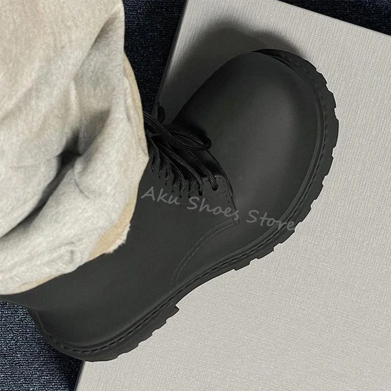 Imagen Real Botas de cuero negro con cordones y plataforma para hombre, zapatos planos informales con cabeza redonda, talla 46