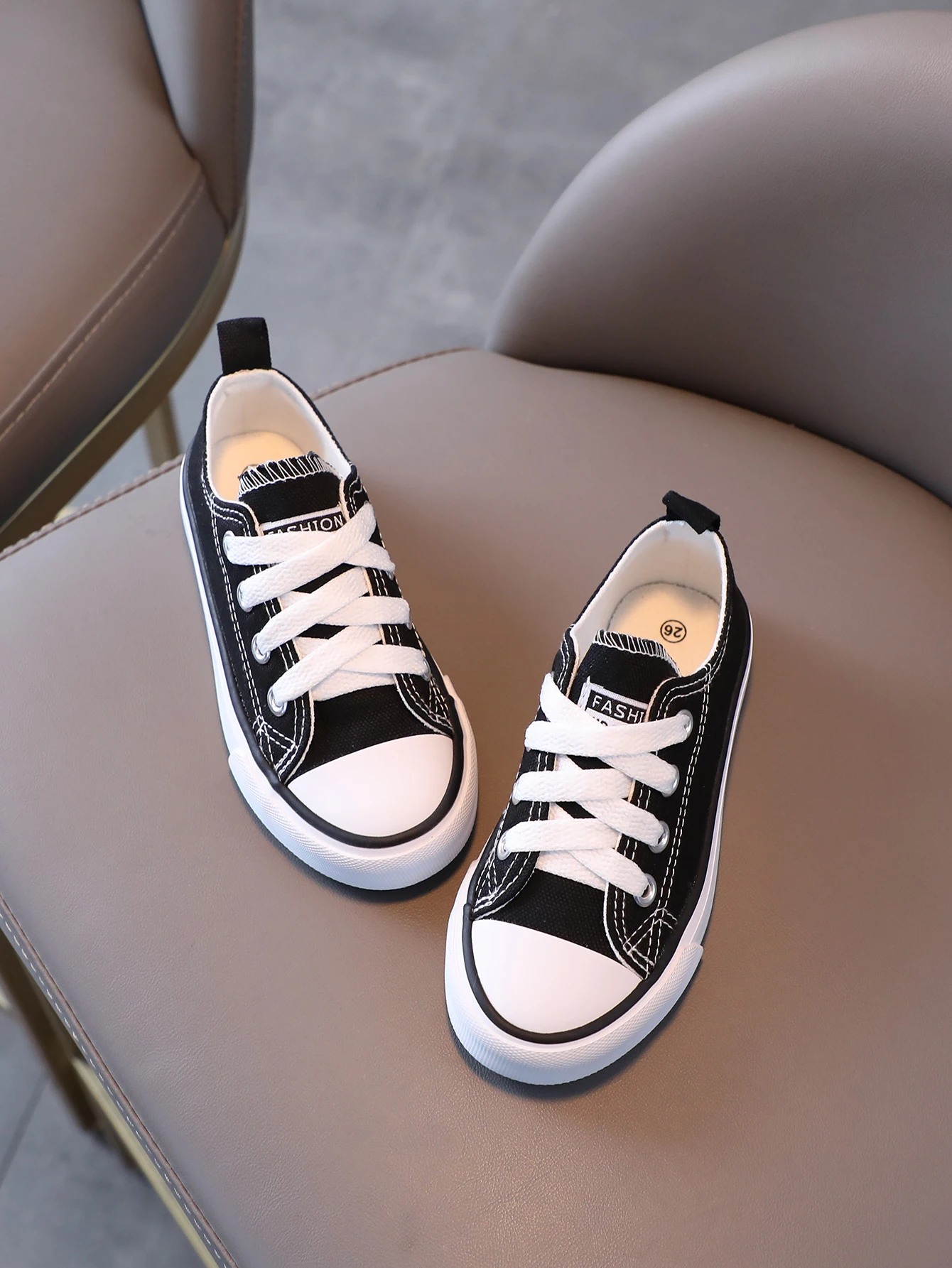 Chaussures en toile pour garçons et filles, chaussures décontractées confortables et polyvalentes, chaussures plates en toile pour enfants à la mode