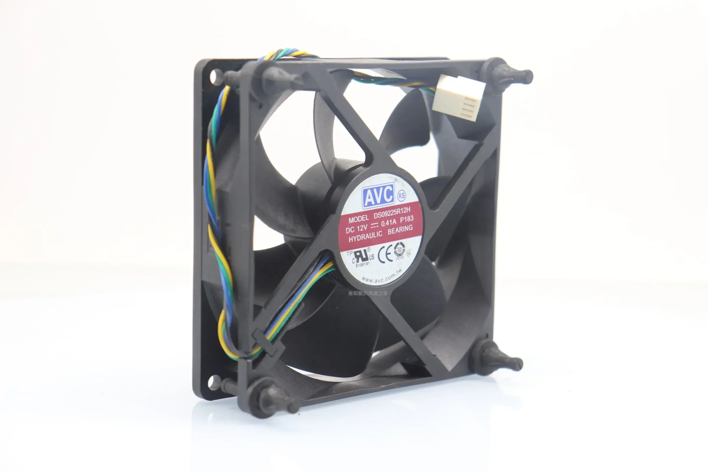 AVC DS09225R12H P183 DC 12V 0.41A 90x90x25mm 4-Wire Server Cooling Fan
