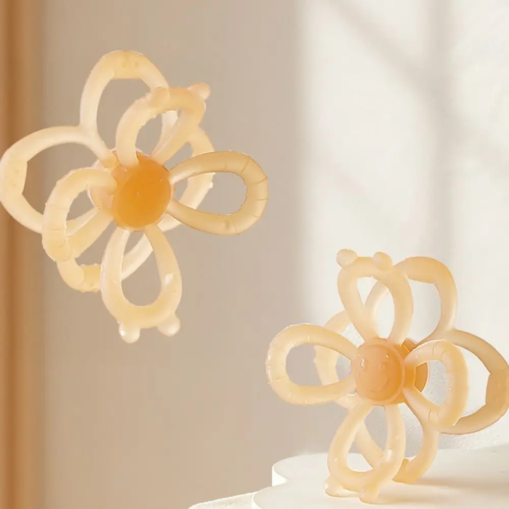 

Silicone Kids Teether Toy Flower Shape Developmental Baby Rattle Toy Wheels Shape Soft Teething Ring Sensory Toys
