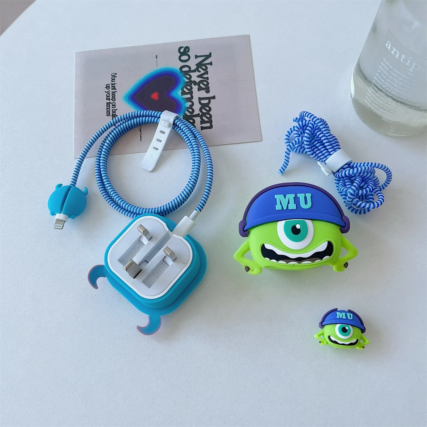 4Pcs/Set Cute 3D Cartoon Set Cable Protector for iPhone 20W UK HK Plug Charger Case Phone Wire Cord Organizers