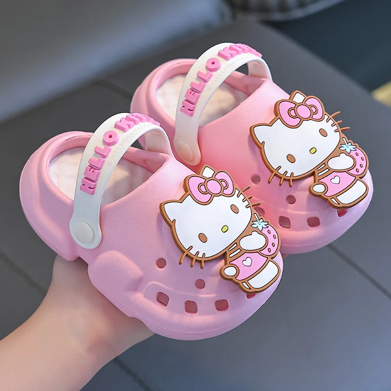 Sanrio letnie sandały dziecięce dziura buty dziecięce kapcie miękkie antypoślizgowe kreskówki śliczne buty dziecięce piaszczysta plaża dla chłopców