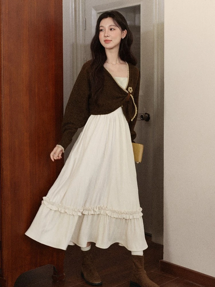 ALXNAN Brown Knitted Cardigan Women Autumn Long Sleeve Chic Flower Placket Lantern Sleeve Drop Shoulder Short Cardigan L57729