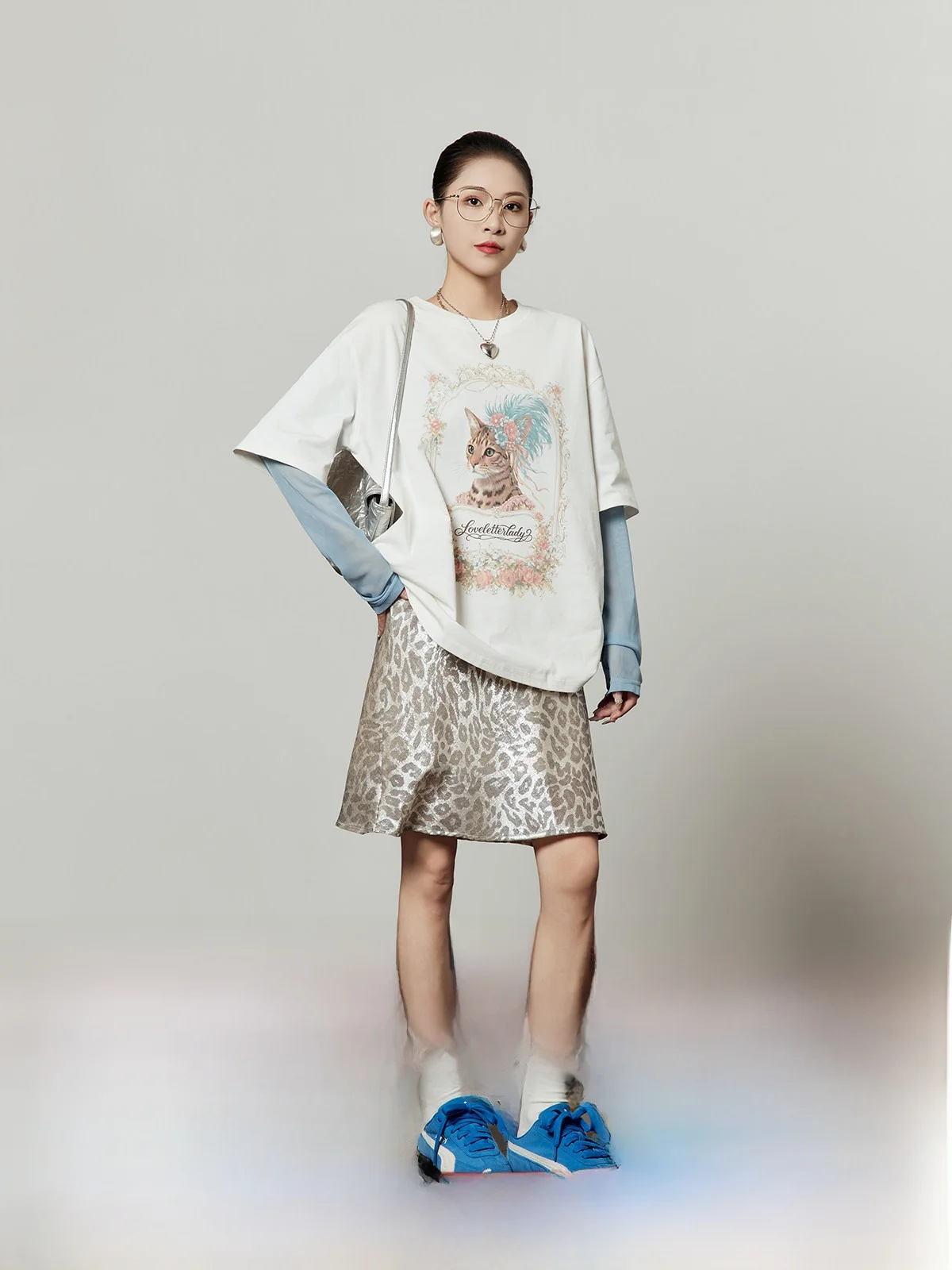 

Royal White Loose Fit Women's T-shirt Spring 2026 Commute Style Short Sleeve Printed Casual Top by Zhou Li Wu