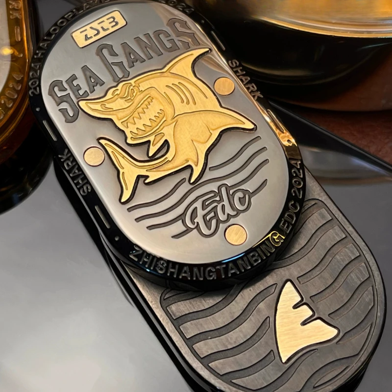 Sea Shark édition commémorative EDC poussée directe rotative Double couche mécanique métal doigt carte poussoir jouet de décompression