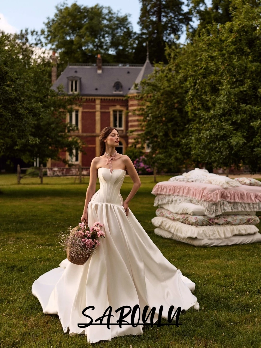 SAROULU Classy Satin Wedding Dress Slim Fit Ball Gown With Train For Manor Ceremony Stunning Strapless Customized Bride Wear