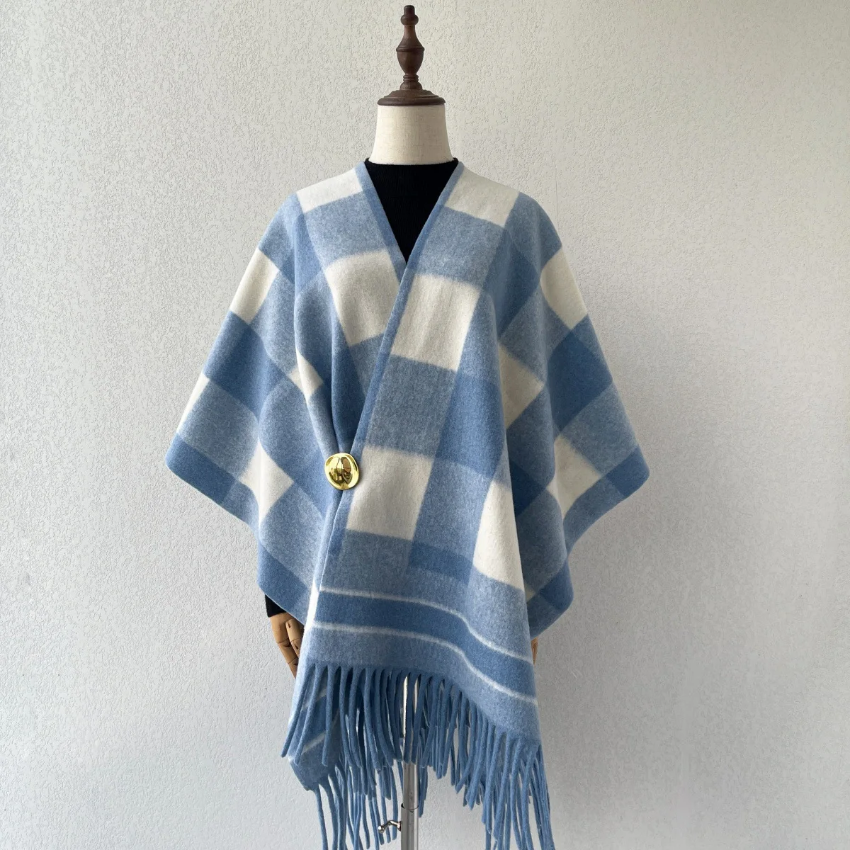 Traveling Poncho Women's Poncho Shawl Ethnic Style Tassels Cloak Winter Warm Jacquard Outdoor Decoration Men Cape Blanket