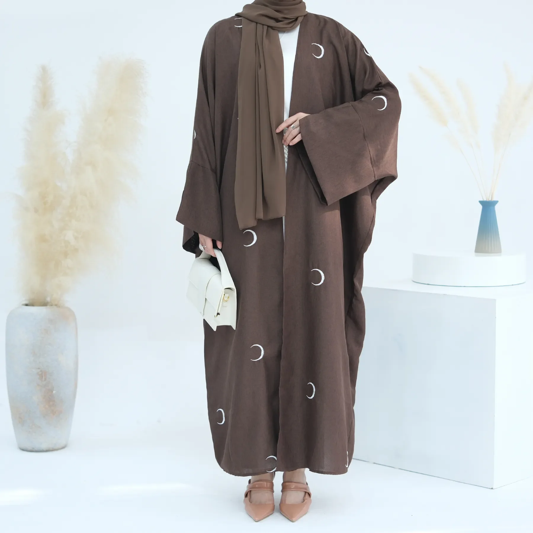 

Dubai Middle East Turkey Moon Embroidery Kimono Cardigan Robe Women Muslim Maxi Dress Ramadan Abaya Eid Jalabiya Islamic Kaftan
