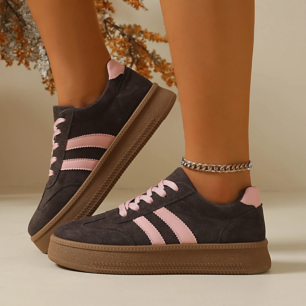 Damen Wildleder-Sneaker mit dicker Sohle, rutschfest, atmungsaktiv, Schnürung, Low-Top, vielseitig für den täglichen Gebrauch, Outdoor-Freizeitschuhe zum Gehen. – Detail 6