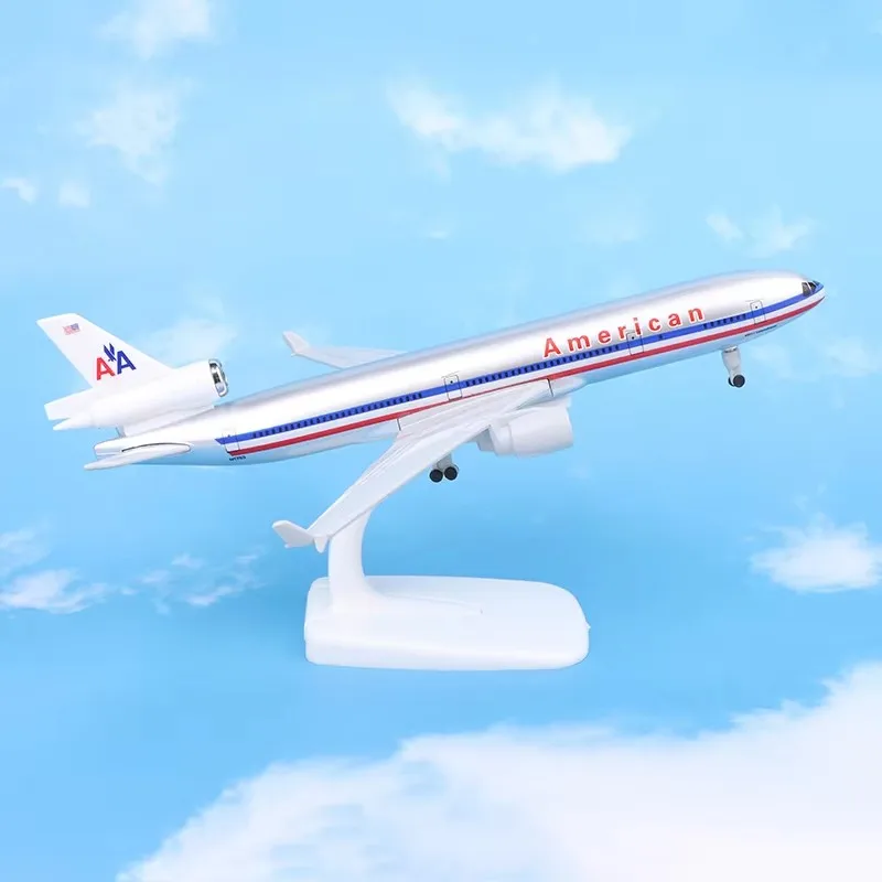 20CM USA American AA Airlines MD MD-11 Airways Diecast Airplane Model Alloy Air Plane Model Passenger Aircraft With Landing Gear