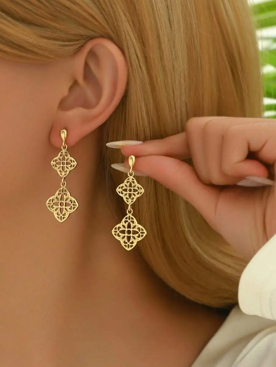 1 par de pendientes largos y personalizados con tallado de flores huecas de estilo chino, adecuados para uso diario por mujeres, San Valentín, mamá, madre