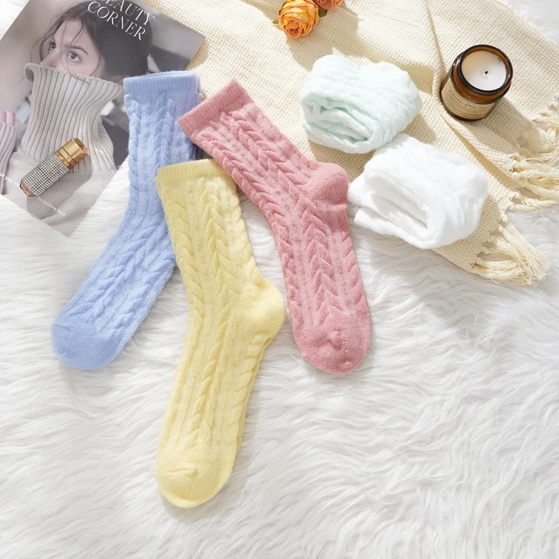 

Candy Color Girls Socks Twisted Stripe Knitted Skin-Friendly Casual Socks Middle School Students Sweet And Cute Mid-Tube Socks