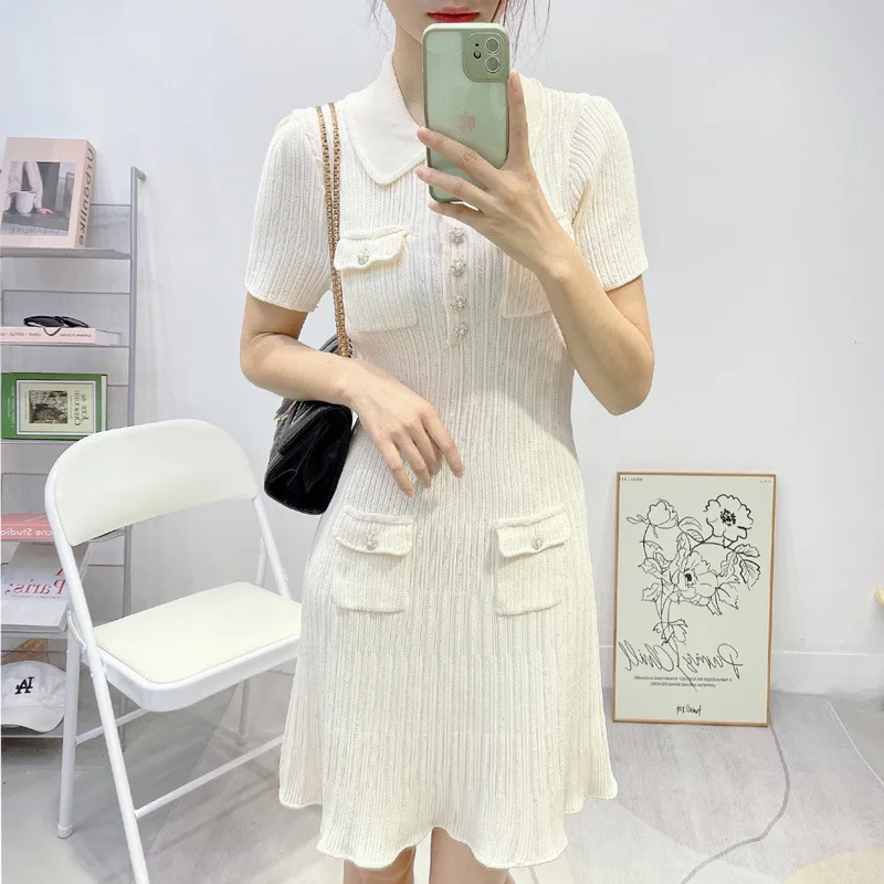 High Quality 2024 New Summer Women Knitted Dress All-match Turn-down Collar Simplicity Pearl Buckle Luxury Slim Mini Dress Lady