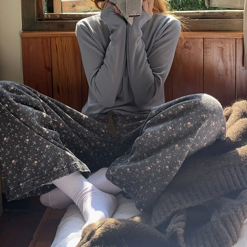 

Gagarich Ins Korean Retro Floral Loose Wide Leg Versatile Thick and Plush Straight Leg Casual Pants for Women Fashion