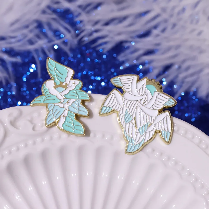 Fantasy Series Enamel Pin Blue and white winged angel eye brooch Hat Lapel Accessories Metal Badge Gift Jewelry Wholesale