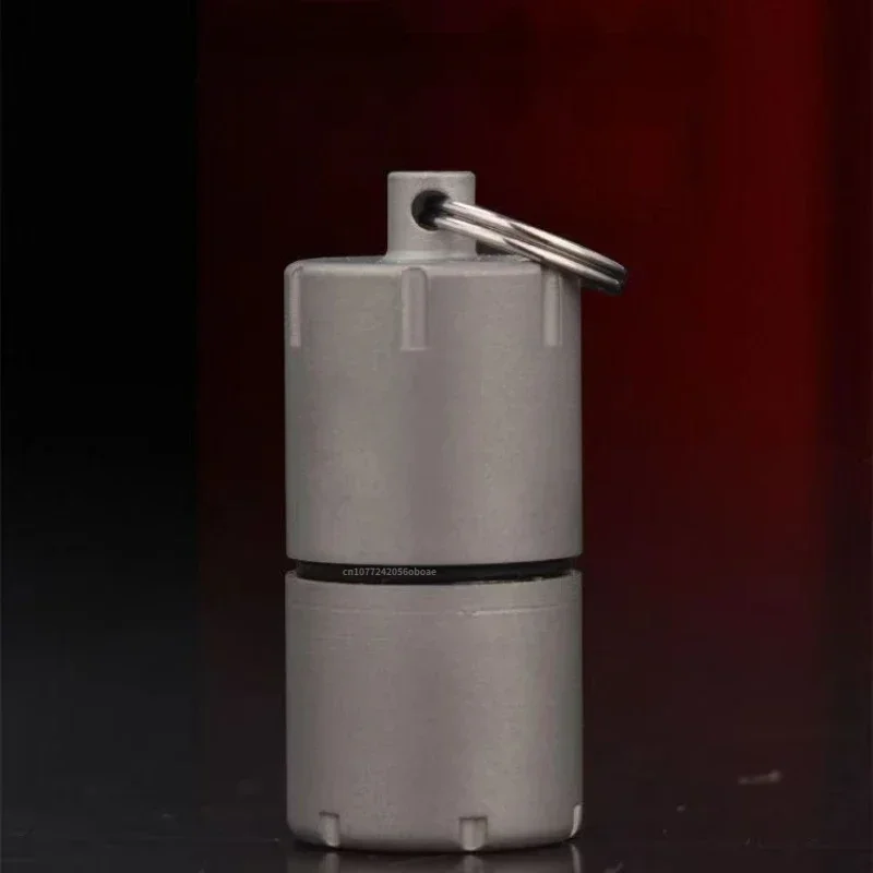 New Creative Metal Mini Keychain Lighter Windproof Gasoline Kerosene Titanium Box Lighter Cigarette Accessories Men\'s Gift