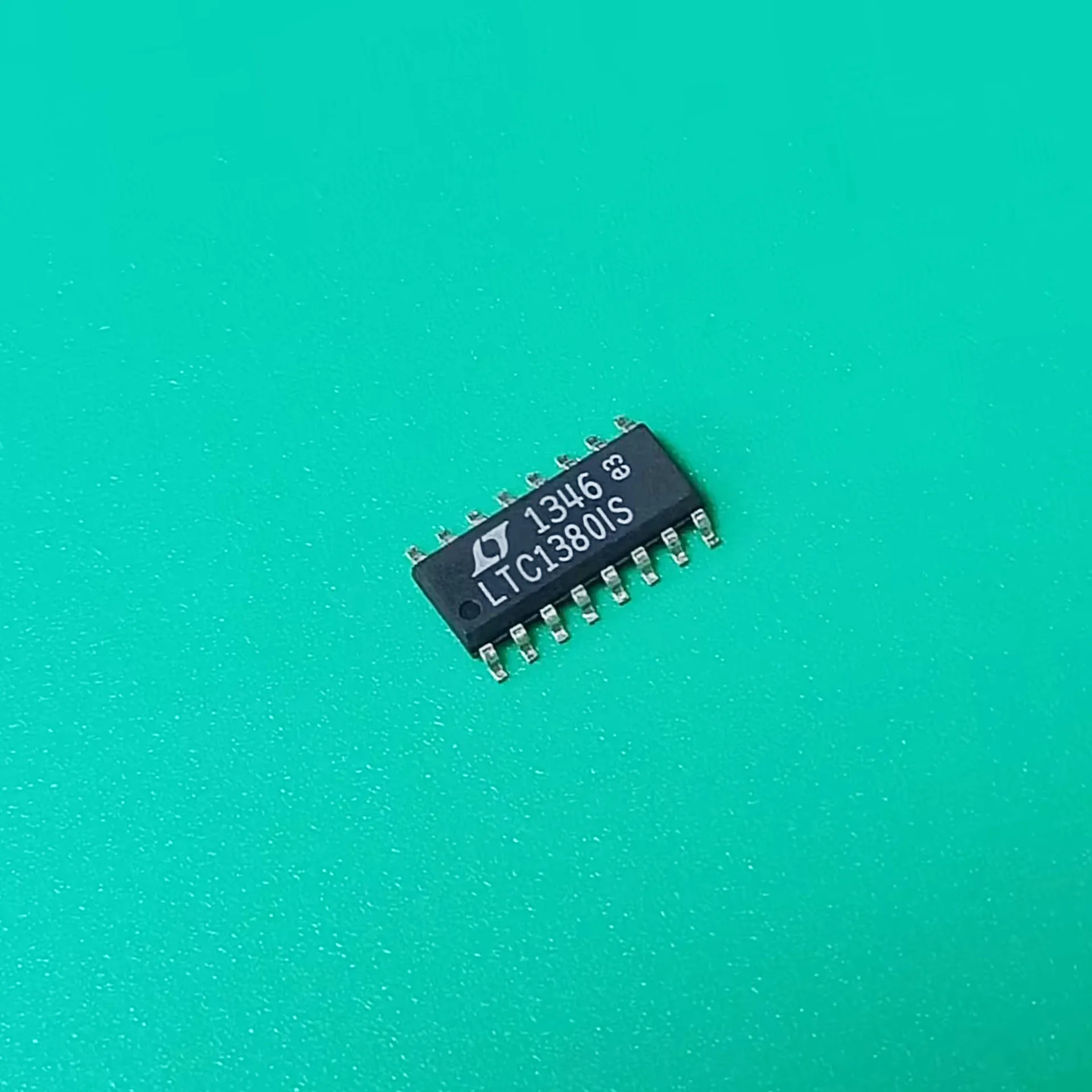 2pcs/lot LTC1380IS SOP16 LTC1380 IS IC MUX 8:1 70OHM 16SO LTC1380IS#PBF LTC1380IS#TRPBF LTC1380I SPBF LTC 1380IS 1380