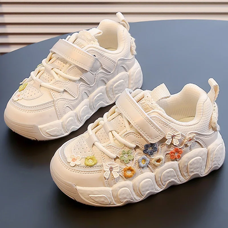 

Hot Selling Children Board Shoes 2025 Durable Light Soft Autumn Casual Shoes Fashion Outdoor Non Slip Comfortable Kids Sneakers