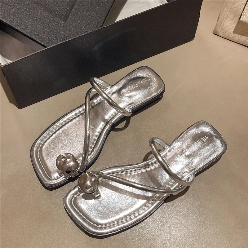 

Fashion Square Headed Rhinestone Toe Indoor Flat Sandals Women's Slippers 2024 Summer New Low Heeled Outdoor Beach Sandals