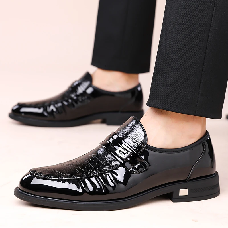 Casual low-cut leather shoes for men British style versatile breathable new style fringed one-piece slip-on trendy shoes