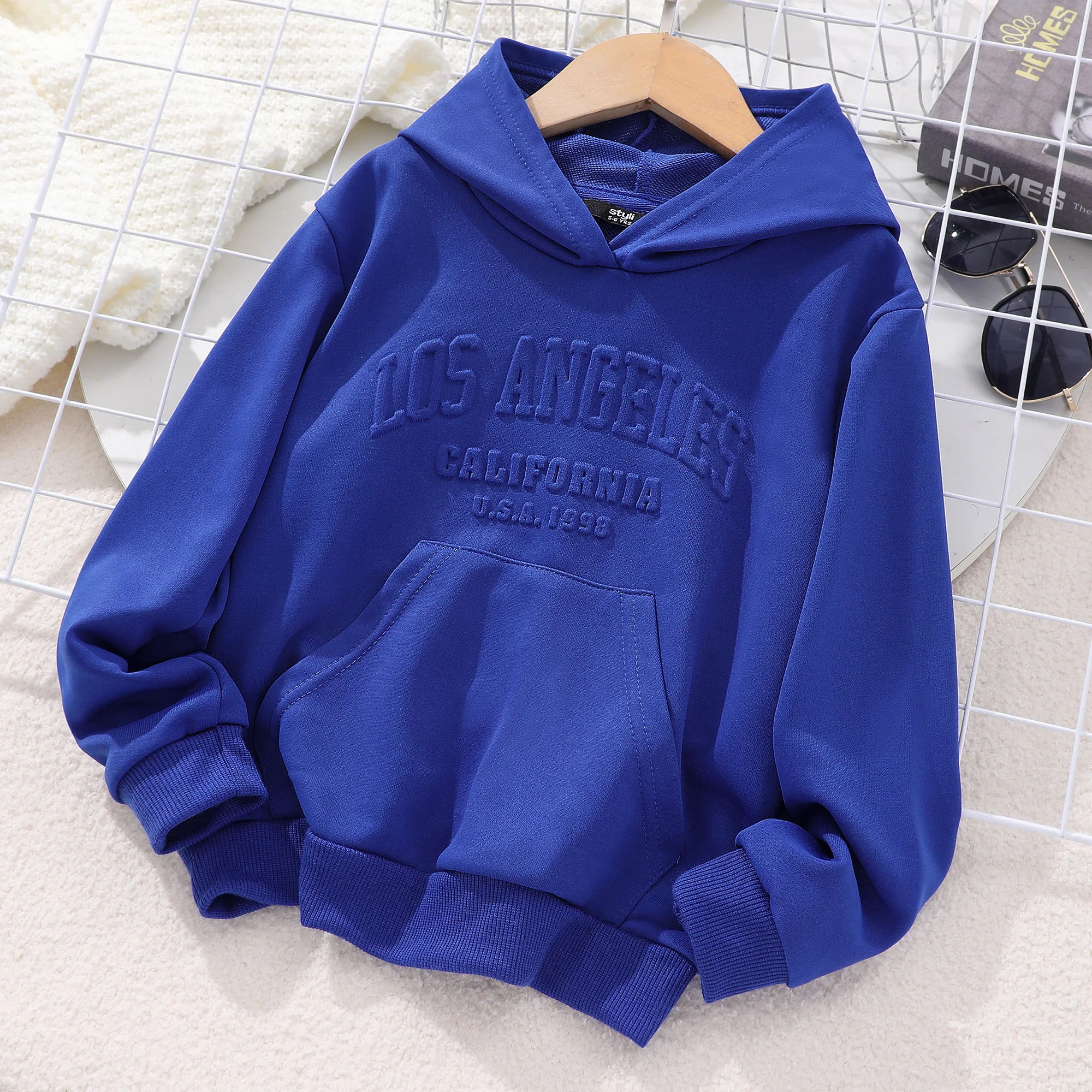 

Boys' and children's long sleeved hooded English embossed sweatshirt