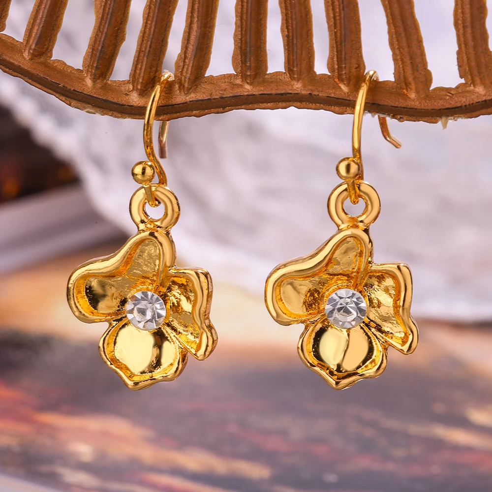 Enchanting Golden Flower Design Synthetic Zircon Inlaid Eardrops Sparkling Petal Earrings Women's Daily Decorative Gifts