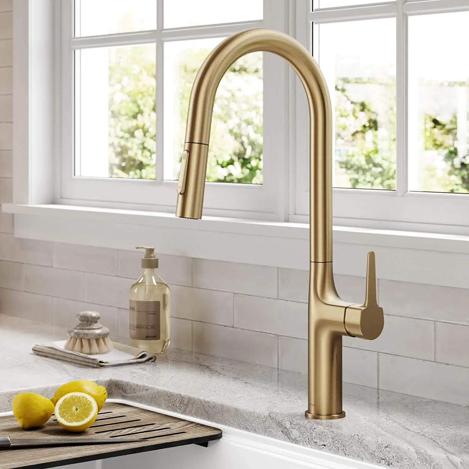 Top Quality Brass Modern Pull-Down Single Handle Kitchen Faucet Cold hot water Kitchen Tap, 19.5 inch, Brushed Gold/Black/Chrome