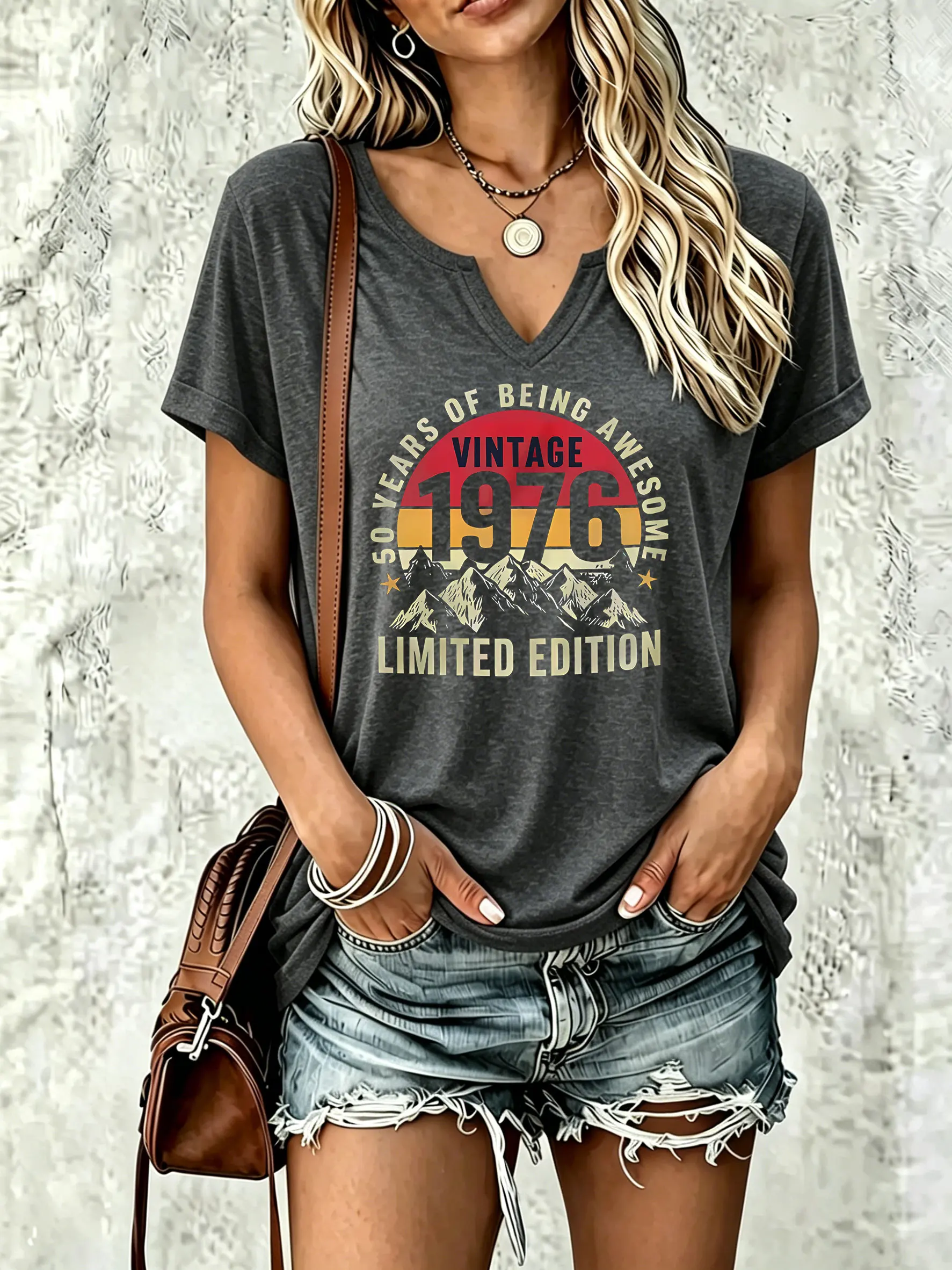 Women's V‑Neck Short Sleeve T‑Shirt, Vintage 1976 Sunset Mountain Print with Star Ornament Casual Summer Tee