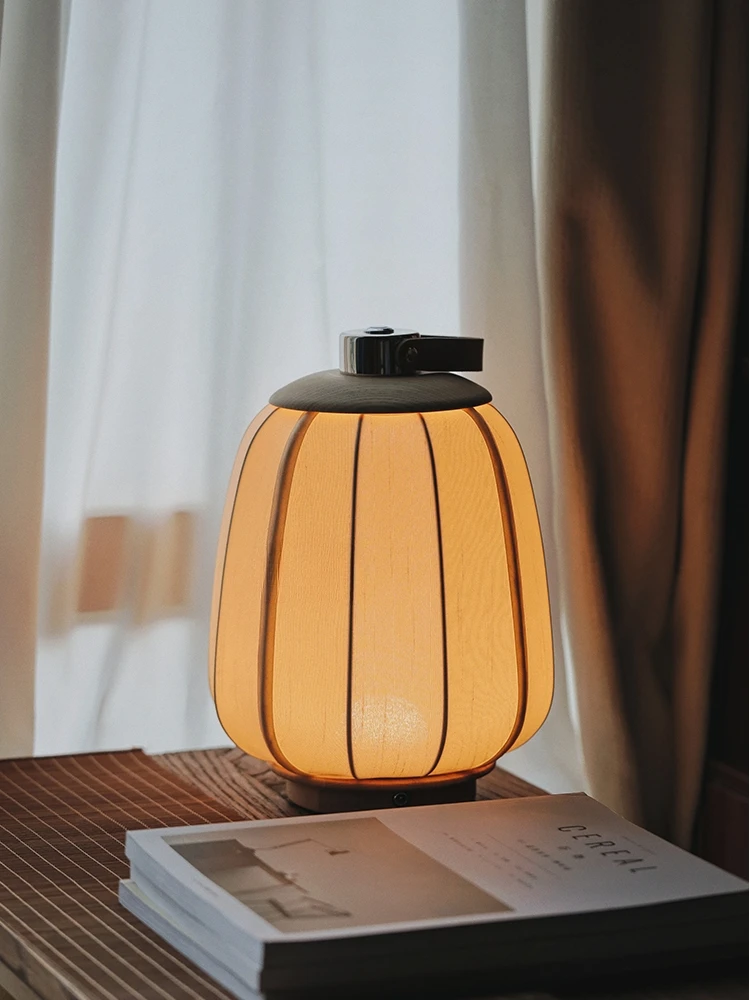 Portable Chinese style retro Japanese style study bedroom bedside lamp, Chinese style surprise quiet atmosphere, portable rechar