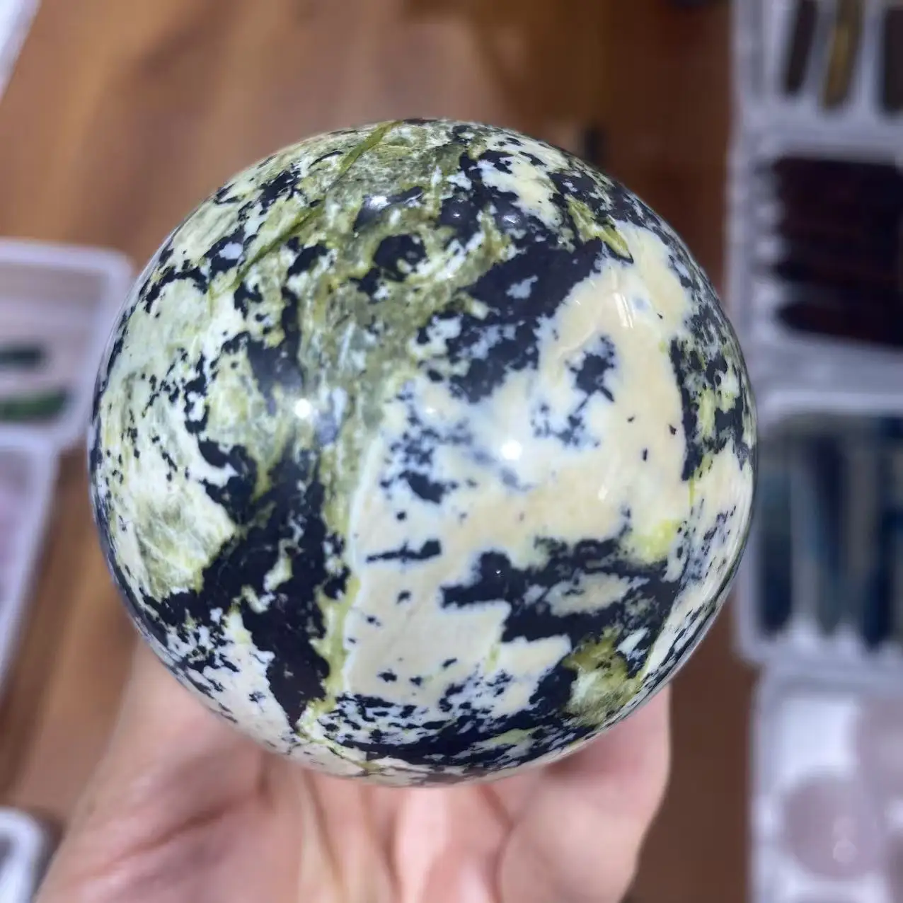 Natural turquoise crystal quartz sphere, for spiritual healing, purification, divination, demagnetization and meditation. A gift