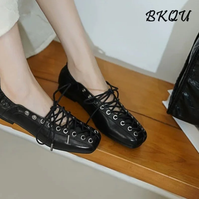 

BKQU New Summer 2025 Collection Ballet Shoes Features A Niche Design of French Cross-laced Soft-soled Retro Single Leather Shoes
