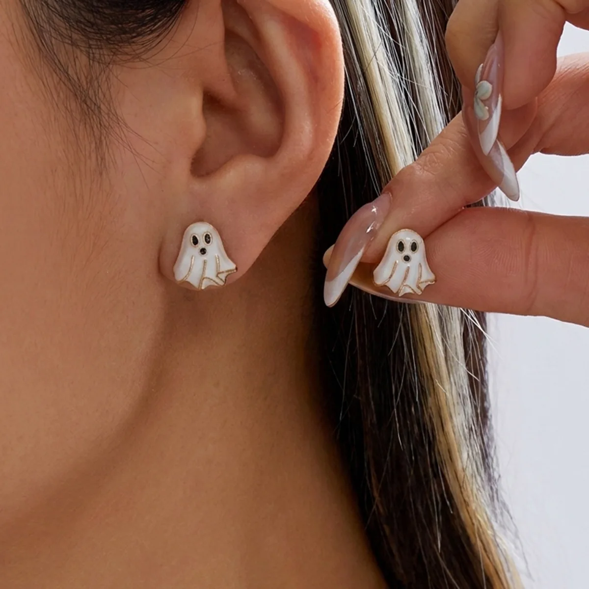 Cute Cartoon White Ghost Stud Earrings for Women Funny Monster Black Cat Earrings Gothic Halloween Party Spooky Jewelry Gift