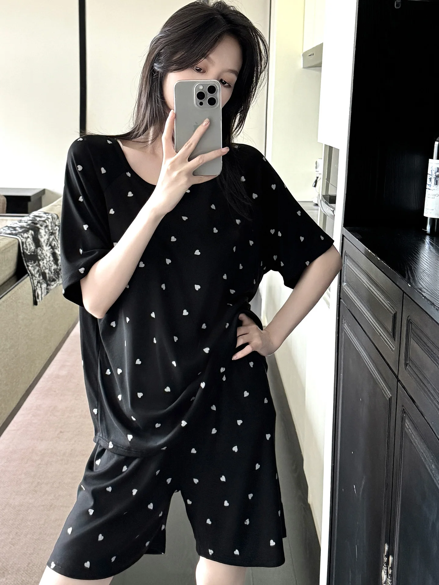 

Новый женский комплект для сна 2025: футболка с коротким рукавом и шорты из модала с сердечками, домашняя одежда с нагрудными вкладышами, удобная, дышащая, летняя