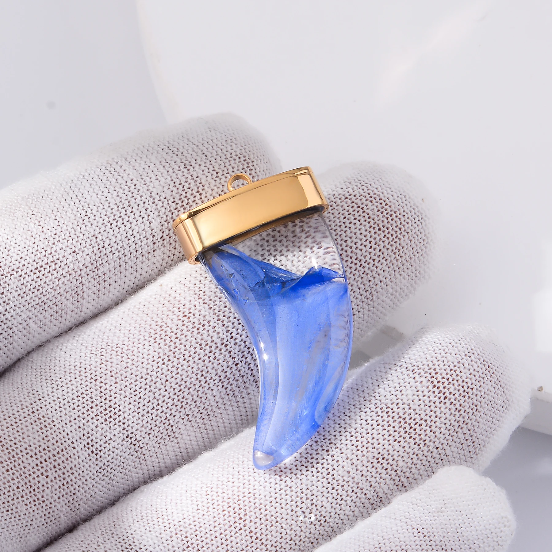 10Pcs Wholesale Horn Shaped Stainless Steel Acrylic Pendant Red/Blue Fashion Accessrioes for Handmade DIY Necklace Earrings