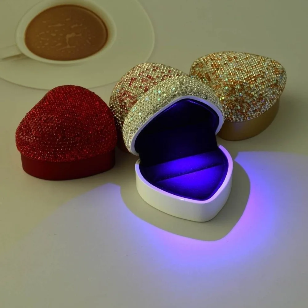 

Diamond LED Light Ring Box Ring Display Storage Heart Shape Gift Boxes Jewelry Proposal Valentine Gift Packaging Box for Lover