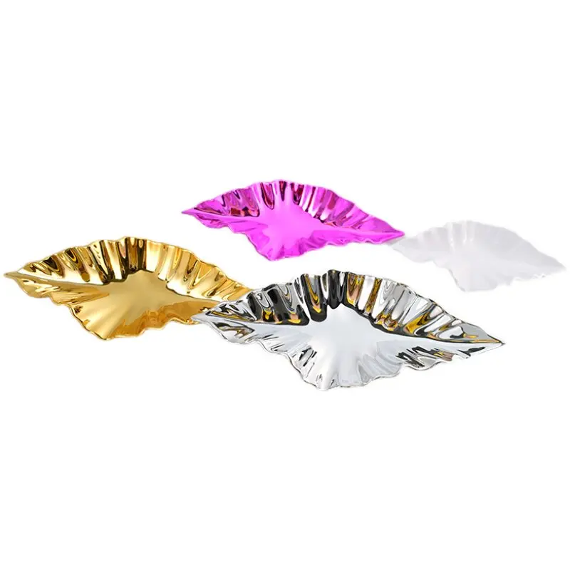 

Luxury Metallic Finish ABS Plastic Leaves, 15cm 20cm Electroplated Decorative Hanging Ornaments for Living Room Ceiling Garden