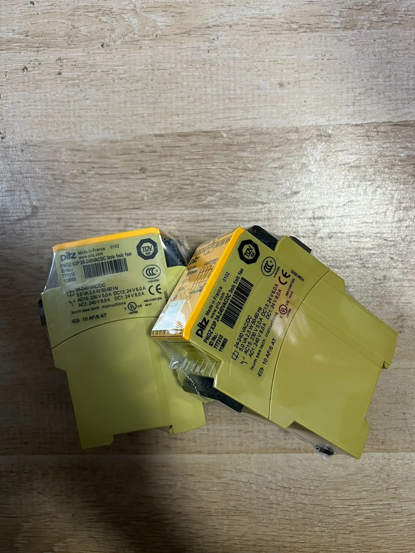 Pilz safety relay X3P 777313 in Stock