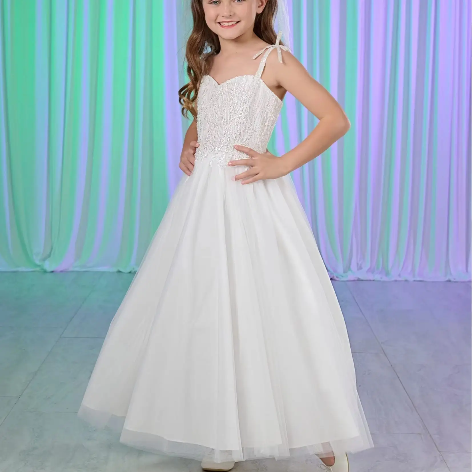 Customized White Flower Girl Dress For Wedding Appliques Sleeveless Floor Length Elegant Kids Birthday First Communion Gown