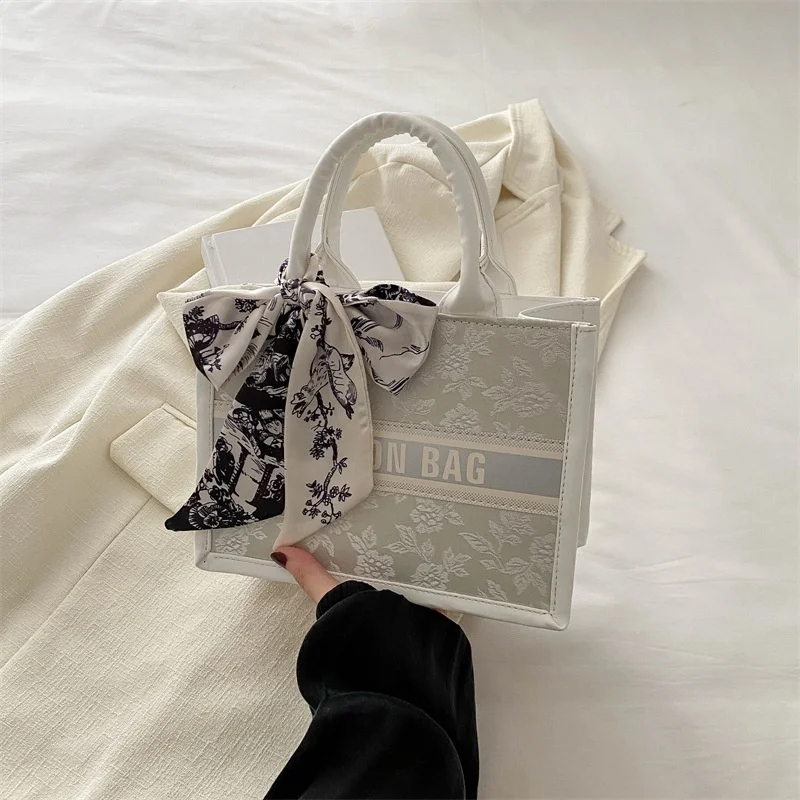 Bolso elegante de estilo chino, elegante, a la moda, con textura adornada, encantador, versátil, sensación noble del diseño para uso diario