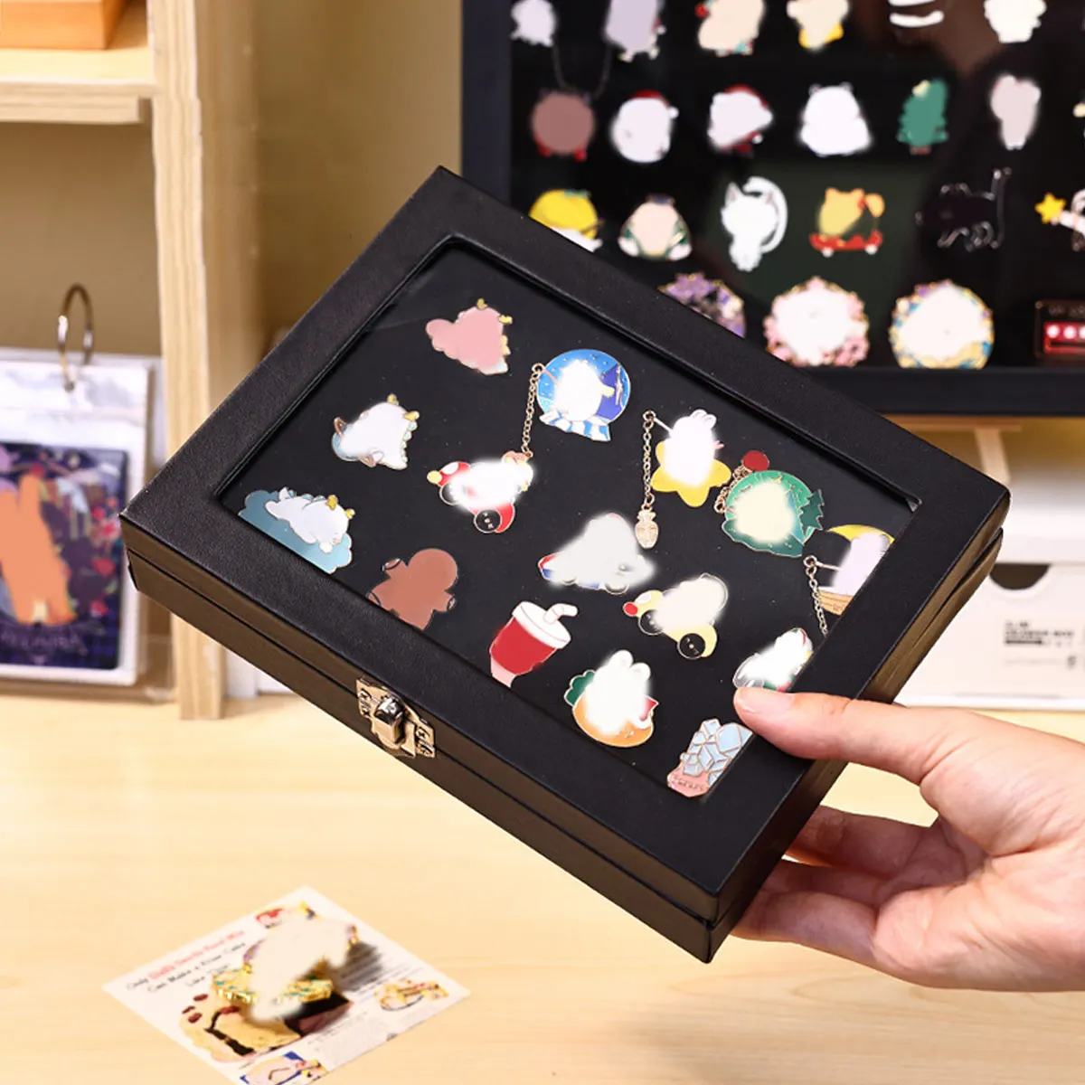 1pc Badge Display Box with Transparent Dust Cover, Brooch and Collectible Jewelry Box, Black Large Capacity Jewelry Box