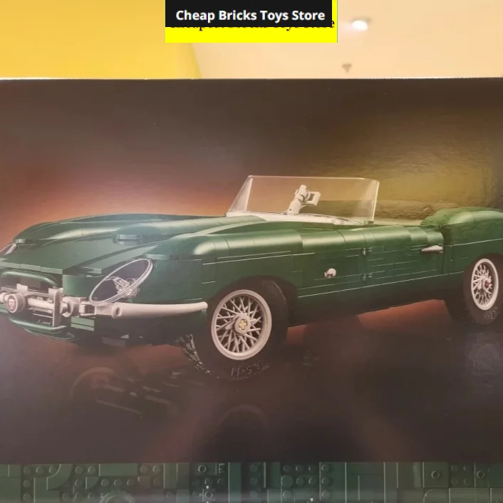 Hot Sale Vintage British Roadster Model Building Blocks Brick Convertible Sports Car 1673pcs Christmas Toy for Family Decor Gift